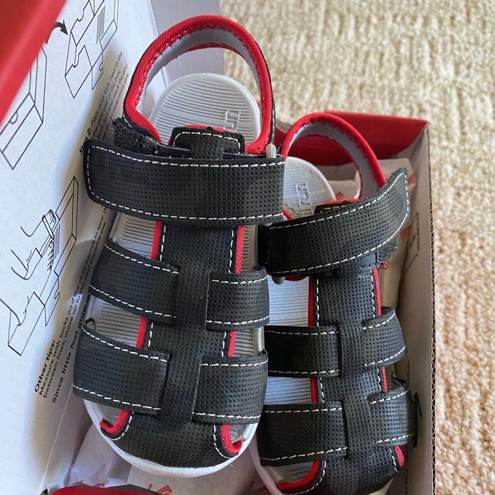 See Kai Run new/in box Cyrus sandal size 8